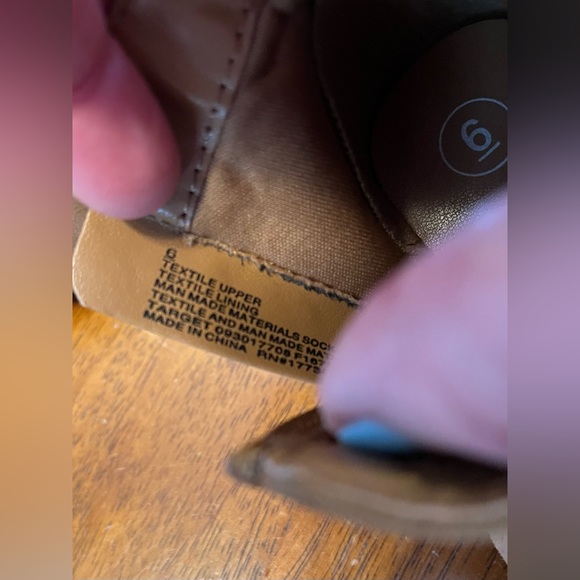 Cat & Jack Penelope toddler booties, size 6, cognac - Picture 4 of 5